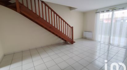 Maison 3 pièces de 65 m² à Les Billaux (33500)