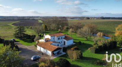 Country home 6 rooms of 176 m² in Meursac (17120)