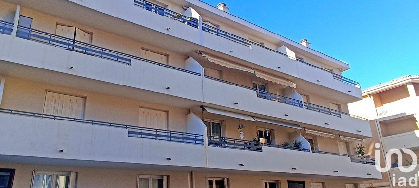 Apartment 3 rooms of 61 m² in Toulon (83000)