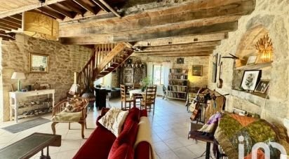 Traditional house 5 rooms of 98 m² in Soulomès (46240)