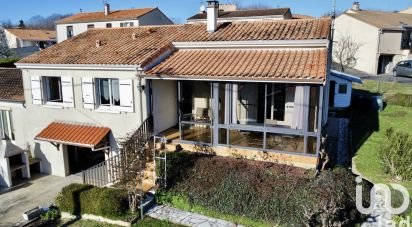 House 4 rooms of 86 m² in Soyaux (16800)