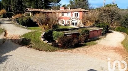 Domaine 5 pièces de 223 m² à Roussillon (84220)