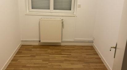 Apartment 4 rooms of 94 m² in Saint-Quentin (02100)