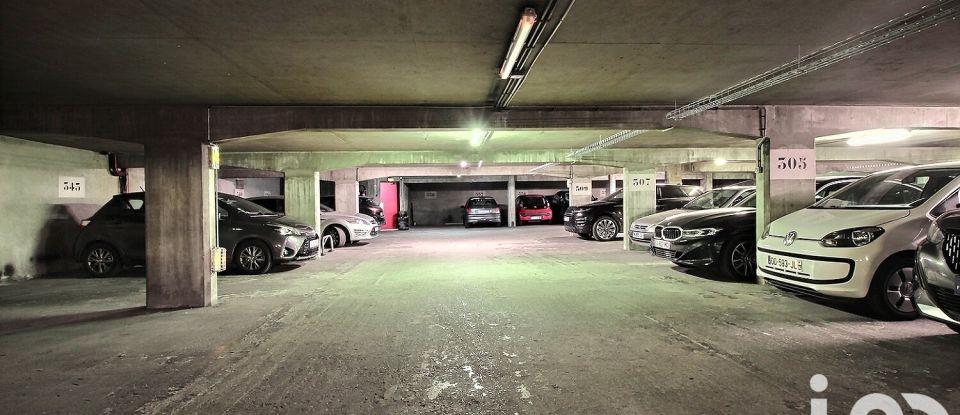 Parking of 12 m² in Paris (75003)