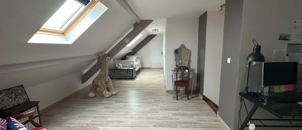 House 7 rooms of 162 m² in Auneuil (60390)