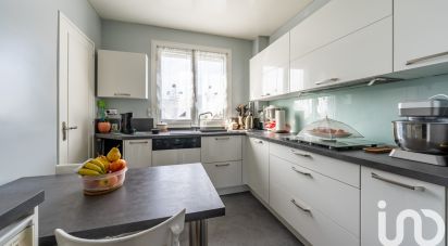 Apartment 3 rooms of 73 m² in Chevilly-Larue (94550)