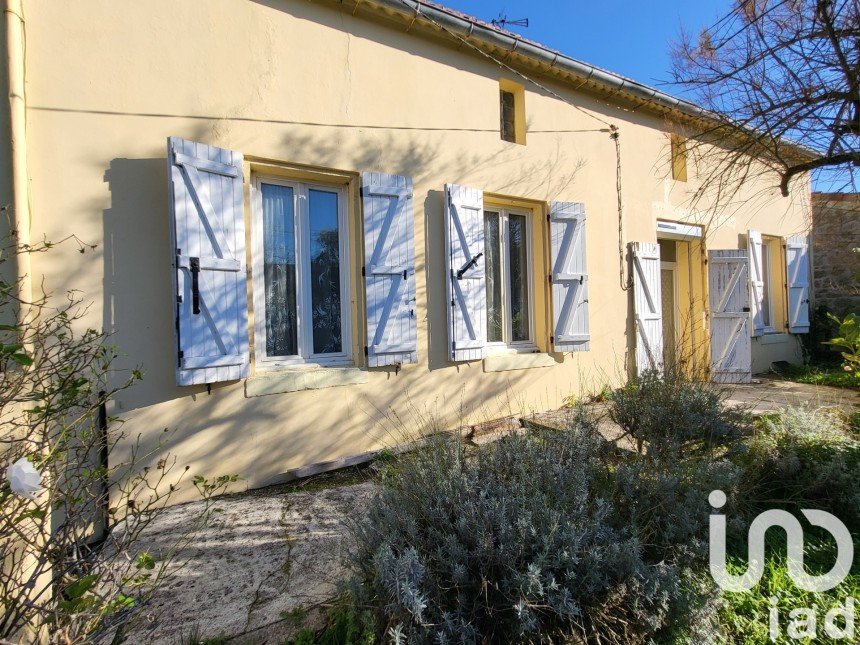 House 5 rooms of 136 m² in Jau-Dignac-et-Loirac (33590)