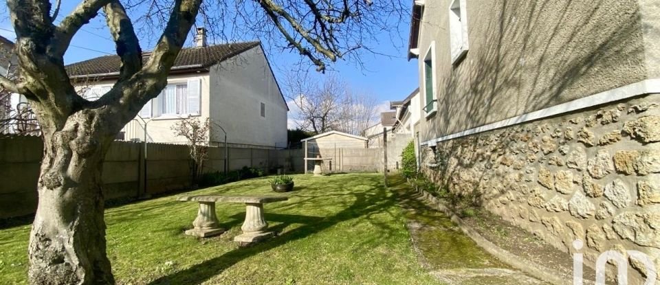 Traditional house 5 rooms of 90 m² in Trappes (78190)