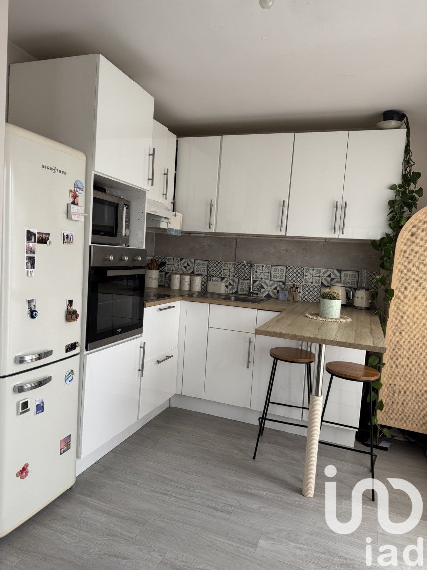 Appartement 2 pièces de 36 m² à Corbeil-Essonnes (91100)