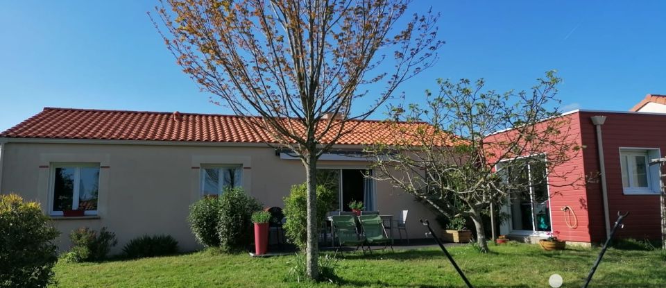 House 7 rooms of 120 m² in Le Landreau (44430)