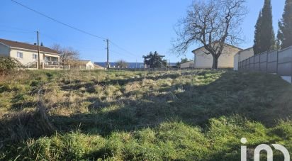 Terrain de 1 079 m² à Roullet-Saint-Estèphe (16440)