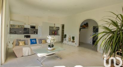 Maison 7 pièces de 245 m² à Cagnes-sur-Mer (06800)