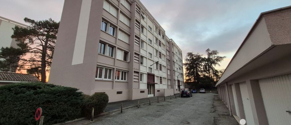 Appartement 4 pièces de 82 m² à Romans-sur-Isère (26100)