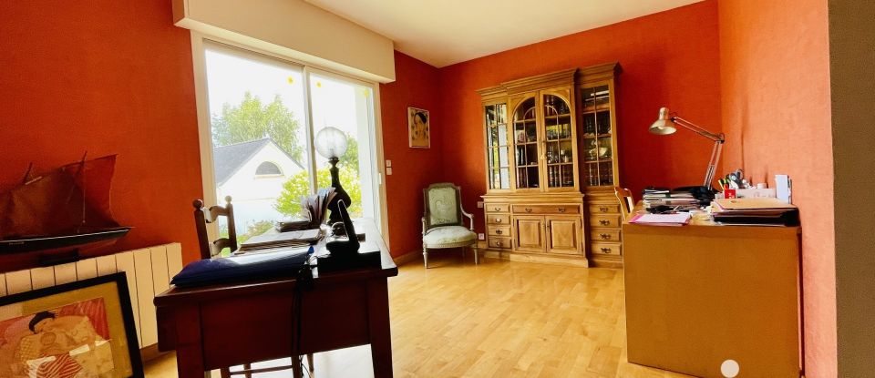 Traditional house 7 rooms of 142 m² in Saint-Nazaire (44600)