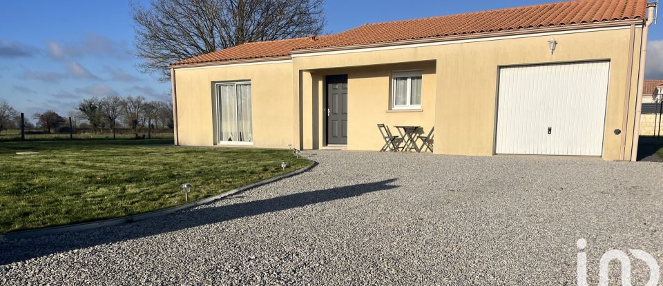 Pavilion 4 rooms of 87 m² in La Chapelle-Bertrand (79200)