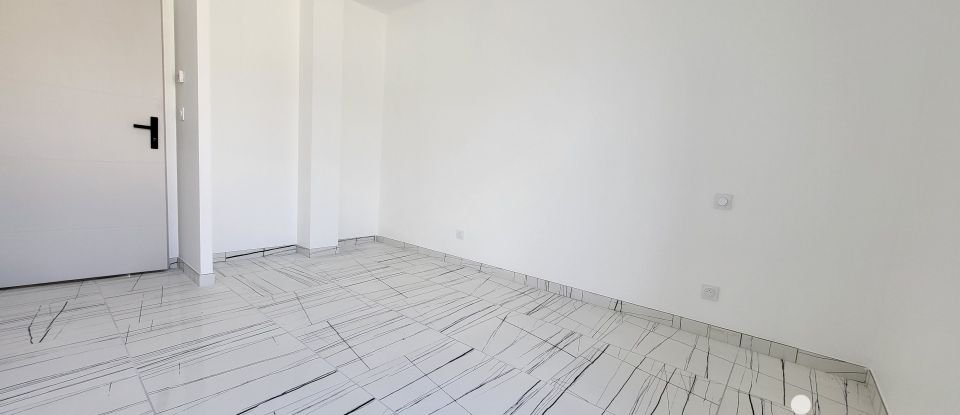 Maison traditionnelle 4 pièces de 128 m² à Canet (11200)