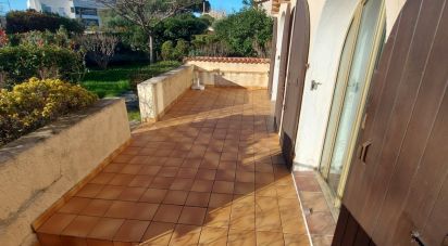 Traditional house 5 rooms of 102 m² in Six-Fours-les-Plages (83140)