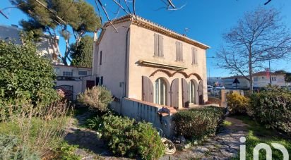 Traditional house 5 rooms of 102 m² in Six-Fours-les-Plages (83140)