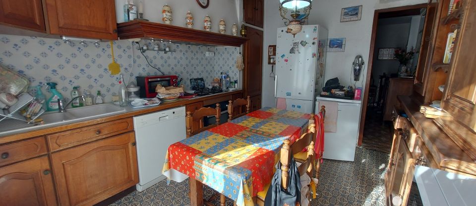 Traditional house 5 rooms of 102 m² in Six-Fours-les-Plages (83140)