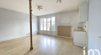 Appartement 4 pièces de 83 m² à Saint-Martin-d'Hères (38400)