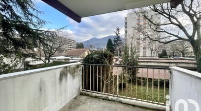 Appartement 4 pièces de 83 m² à Saint-Martin-d'Hères (38400)