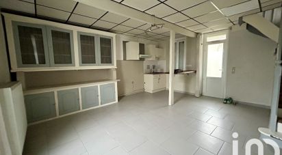 Apartment 3 rooms of 67 m² in La Couronne (16400)