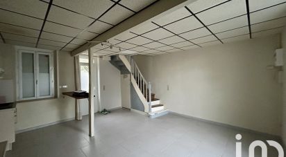 Apartment 3 rooms of 67 m² in La Couronne (16400)