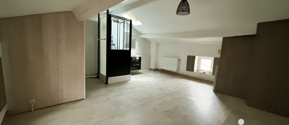 Apartment 3 rooms of 67 m² in La Couronne (16400)