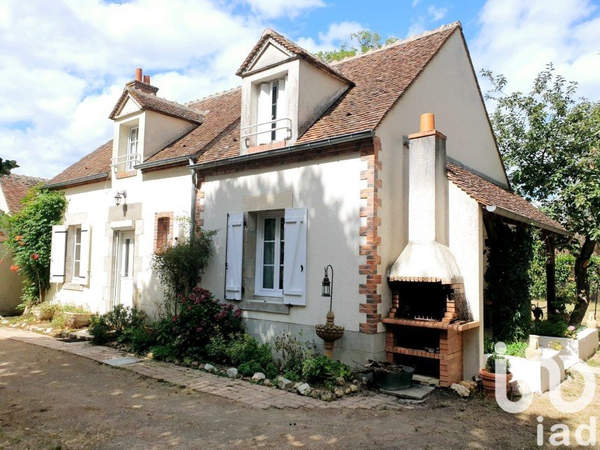 Traditional house 11 rooms of 200 m² in Bray-en-Val (45460)