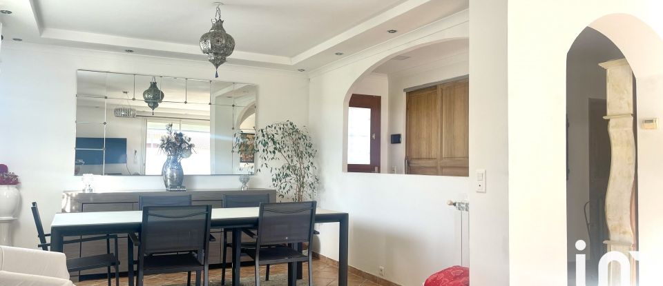 Maison 7 pièces de 142 m² à Nîmes (30000)