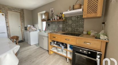 Maison 5 pièces de 52 m² à Saint-Andéol-de-Vals (07600)