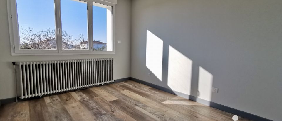 Maison 5 pièces de 105 m² à Châteaubernard (16100)