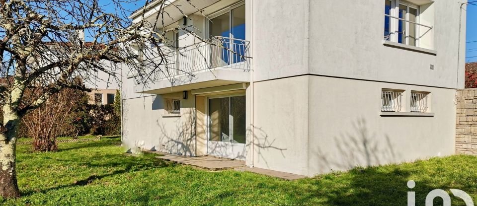 Maison 5 pièces de 105 m² à Châteaubernard (16100)