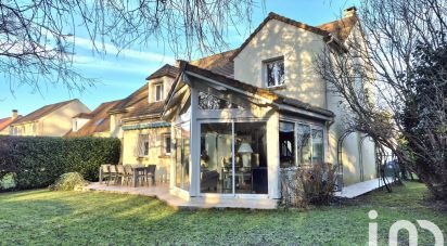 Maison 8 pièces de 183 m² à Saint-Pierre-du-Perray (91280)