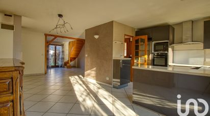 Maison traditionnelle 6 pièces de 135 m² à Champs-sur-Marne (77420)