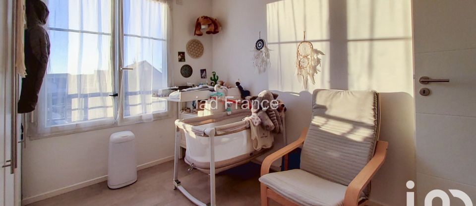 Apartment 3 rooms of 70 m² in Plaisir (78370)