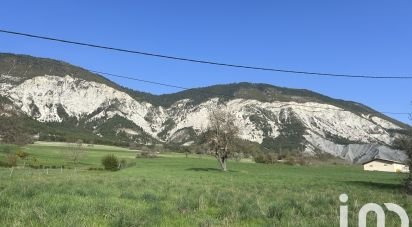 Land of 954 m² in Moriez (04170)