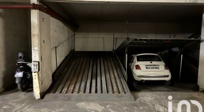 Parking of 12 m² in Paris (75017)