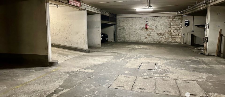 Parking of 12 m² in Paris (75017)