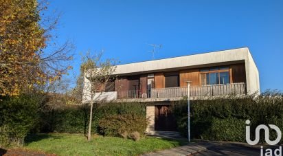 Building in Saint-Seurin-sur-l'Isle (33660) of 289 m²