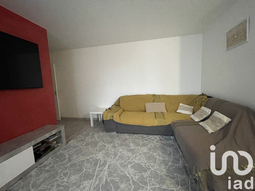 Apartment 3 rooms of 54 m² in Orly (94310)