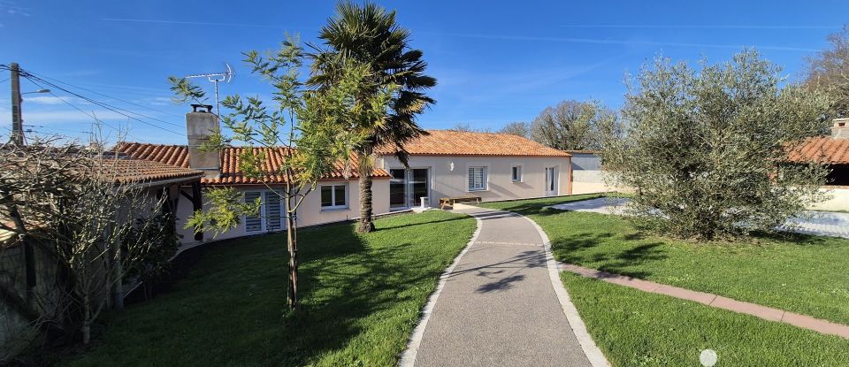 Maison 5 pièces de 144 m² à Poiroux (85440)