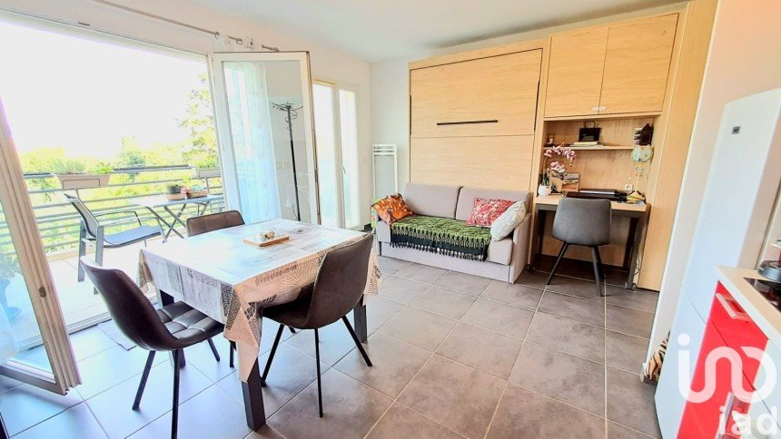 Apartment 1 room of 28 m² in Antibes (06600)