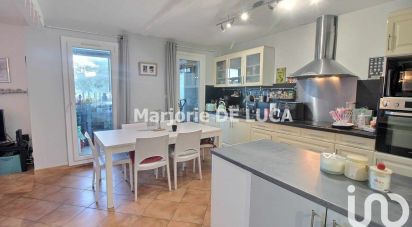 Appartement 3 pièces de 68 m² à Marseille (13011)