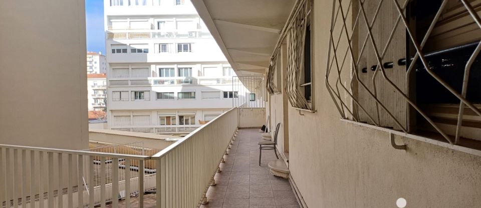 Appartement 2 pièces de 45 m² à Toulon (83000)