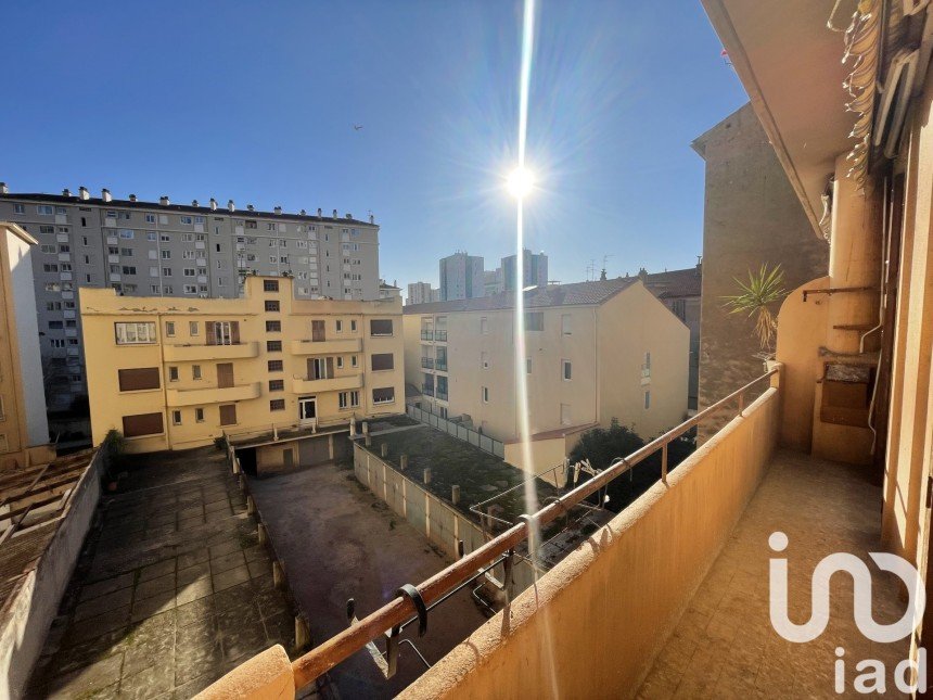 Apartment 4 rooms of 75 m² in Toulon (83000)