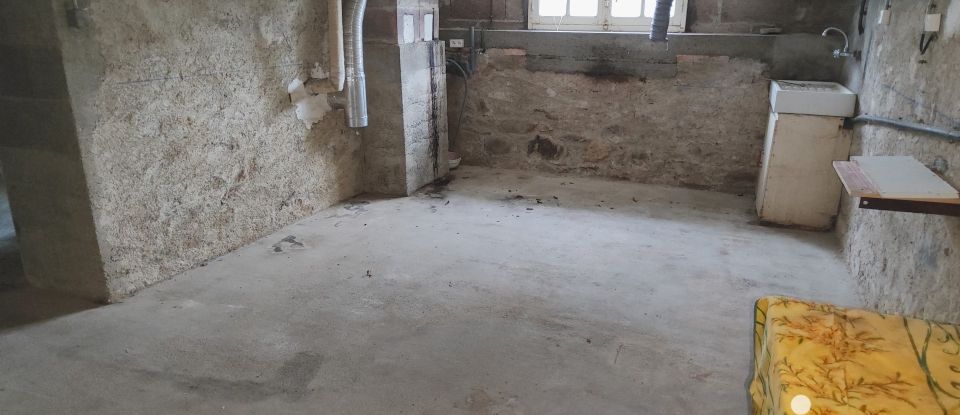 Maison 5 pièces de 91 m² à Chabanais (16150)