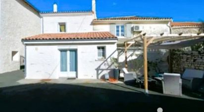 House 4 rooms of 107 m² in Plassac (17240)