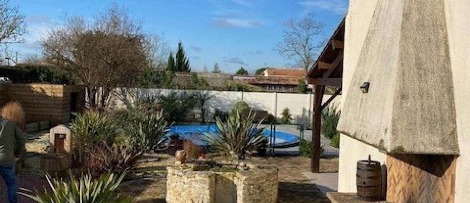 House 5 rooms of 113 m² in Sainte-Radégonde-des-Noyers (85450)