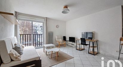 Appartement 2 pièces de 45 m² à Bordeaux (33300)